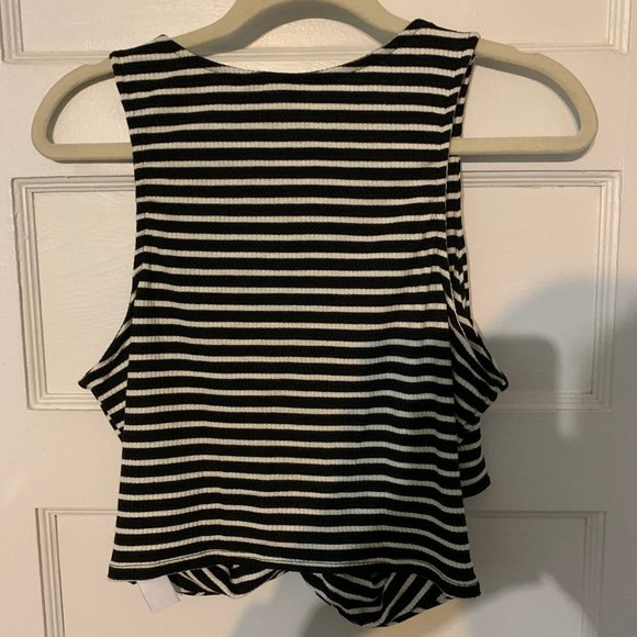 Dee Elly Striped Twist Front Crop Top - Picture 2 of 5